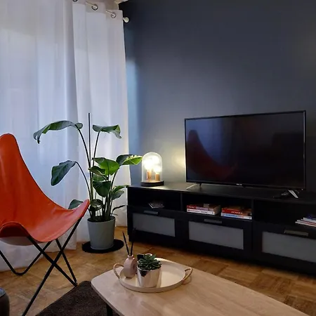 Proche Gare Apartment *