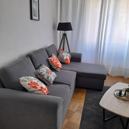 Proche Gare Apartment *